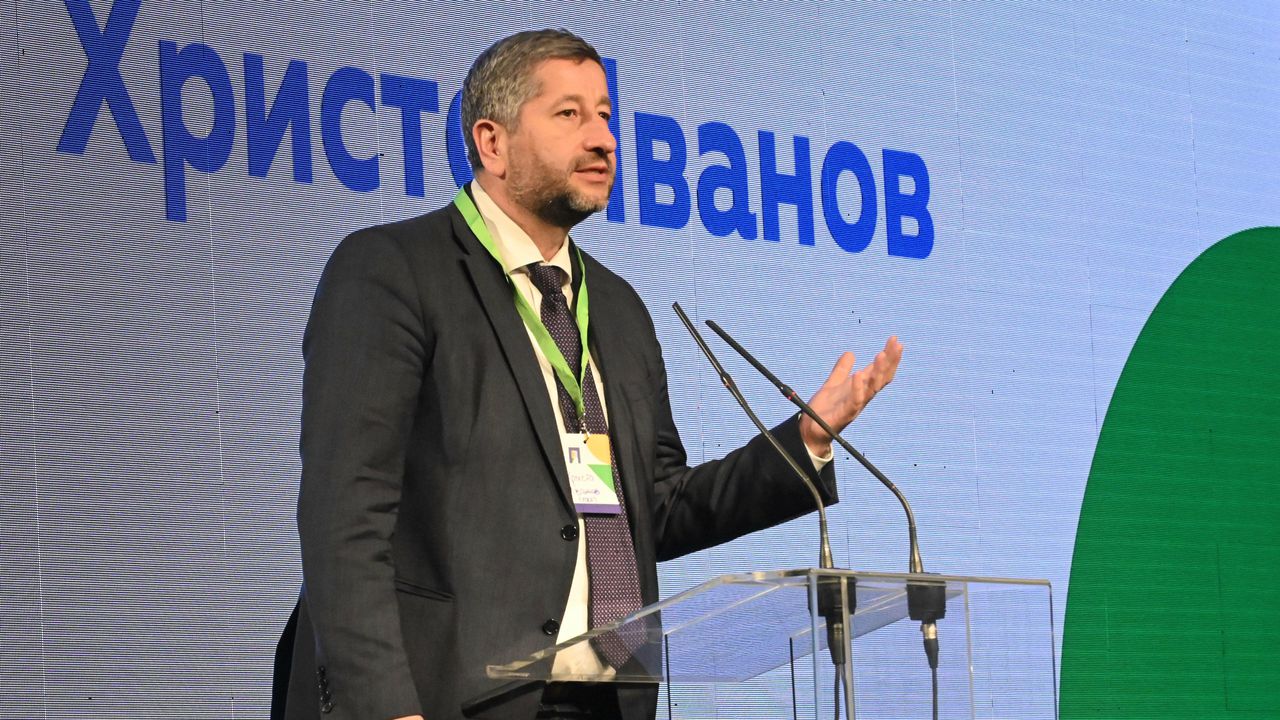 Христо Иванов опроверга твърденията на Бойко Борисов, че са преговаряли за сваляне на санкциите по "Магнитски"