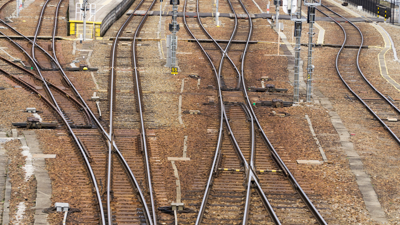 В съобщението се посочва, че ЕК предвижда до 2027 г.