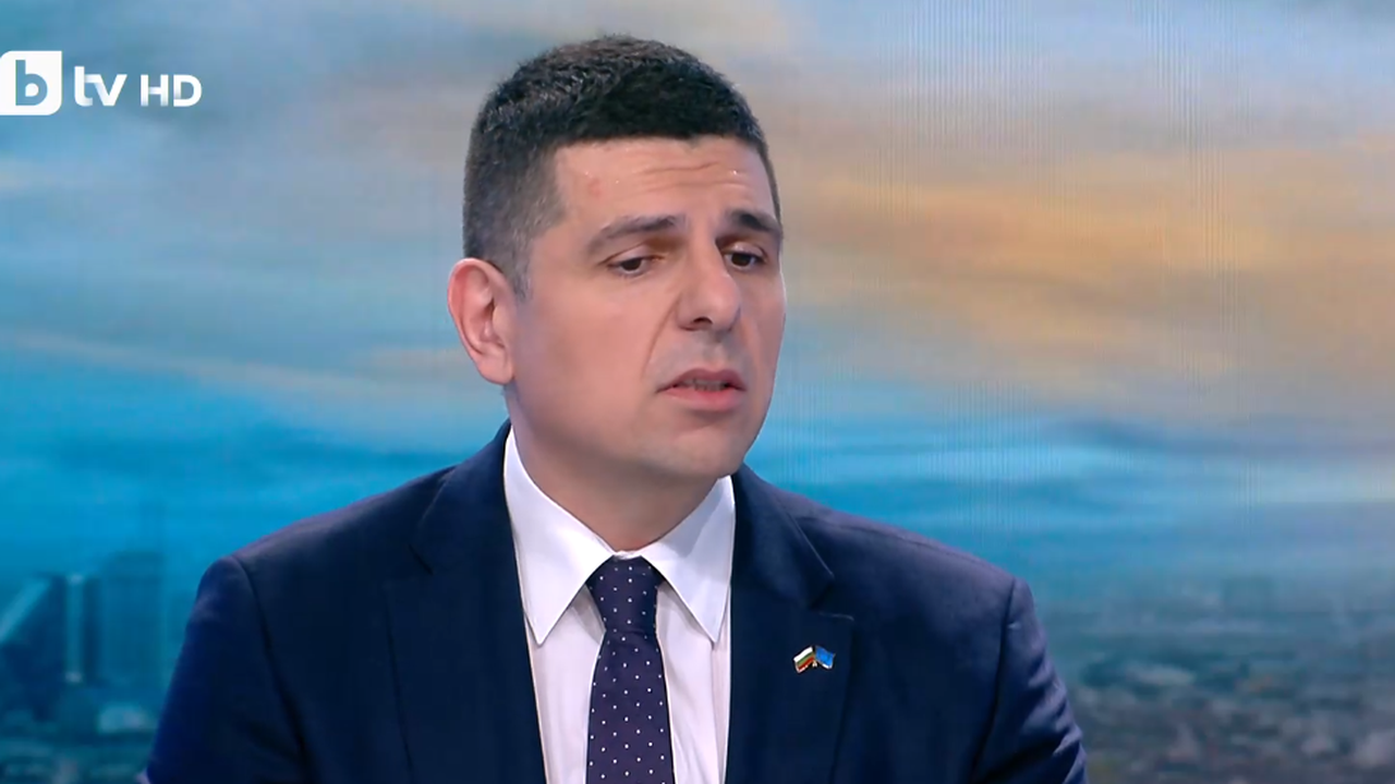 Асен Василев има по ляв уклон, но неговите бюджети бяха