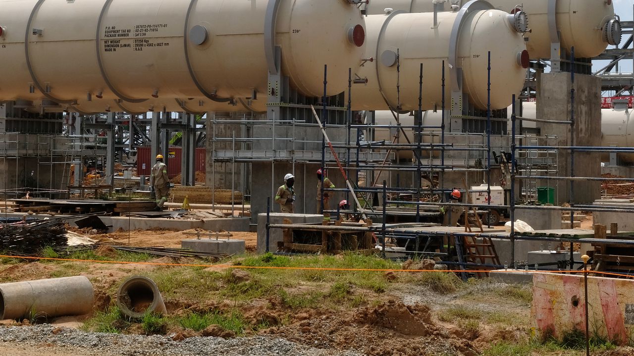 Цената на природния газ на хъба TTF леко се понижава