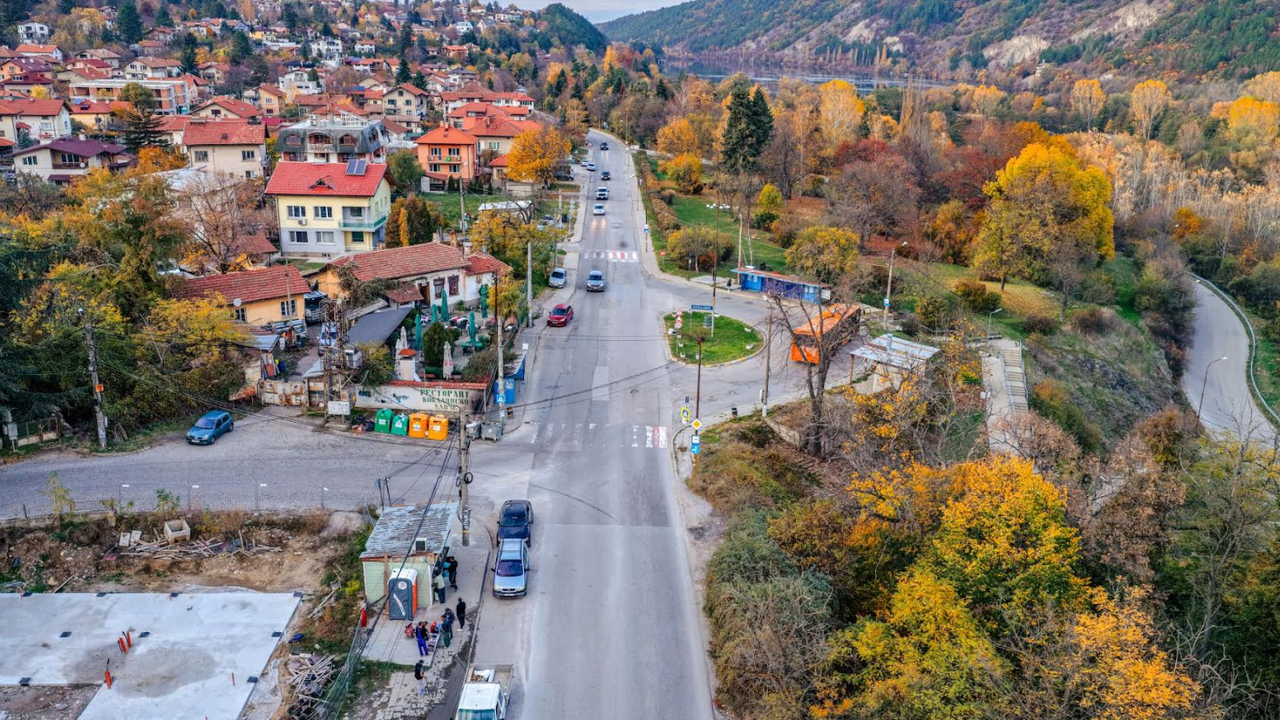Ремонтът на Самоковско шосе“ и изграждането на надлеза при Казичене