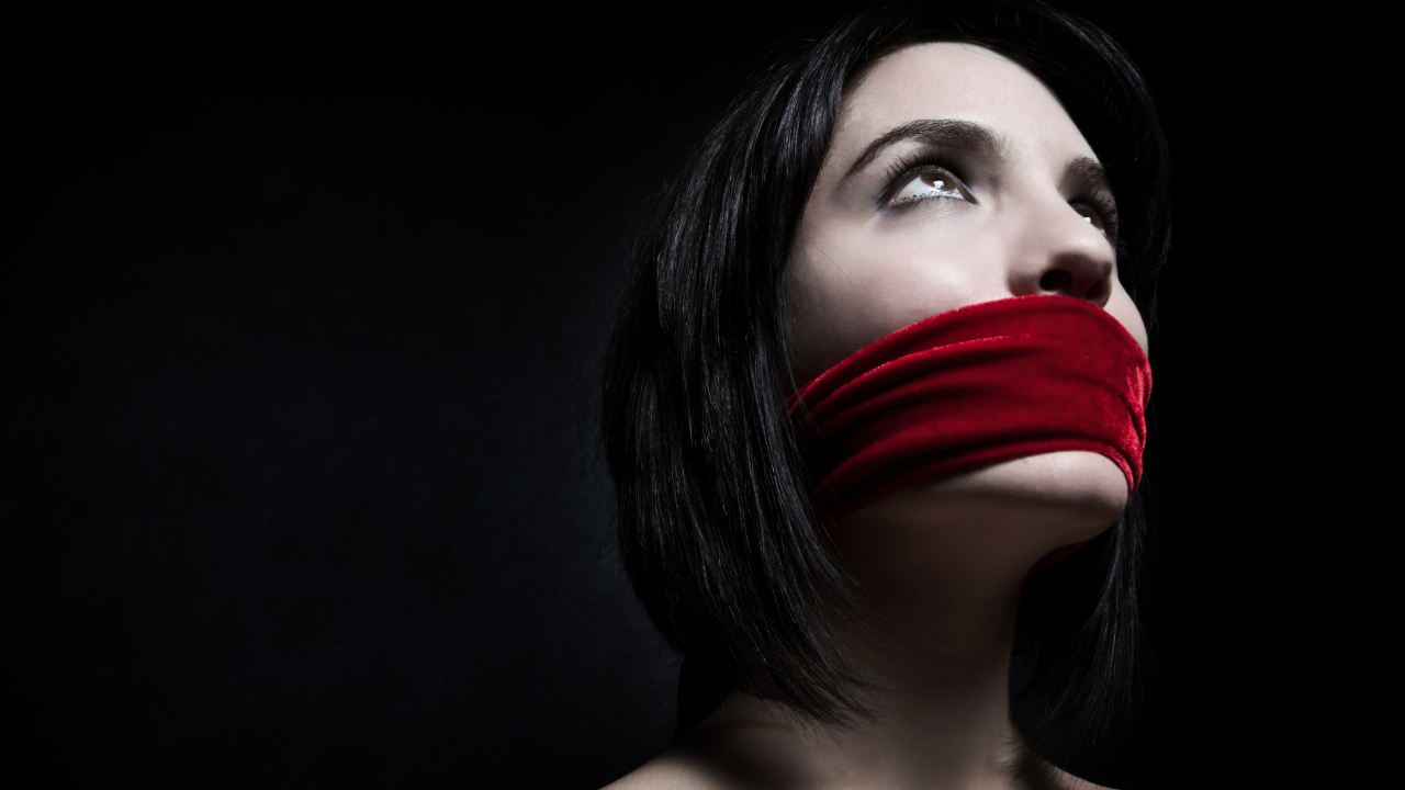 Сряда, 5 ноември – Денят, в който Мълчанието тежи, а Истината се крие в тишината между думите