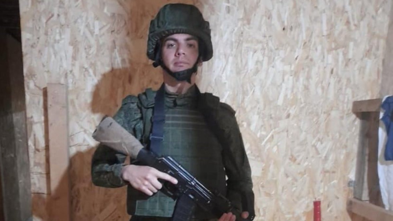 Казаха му, че това ще му позволи да удължи визата