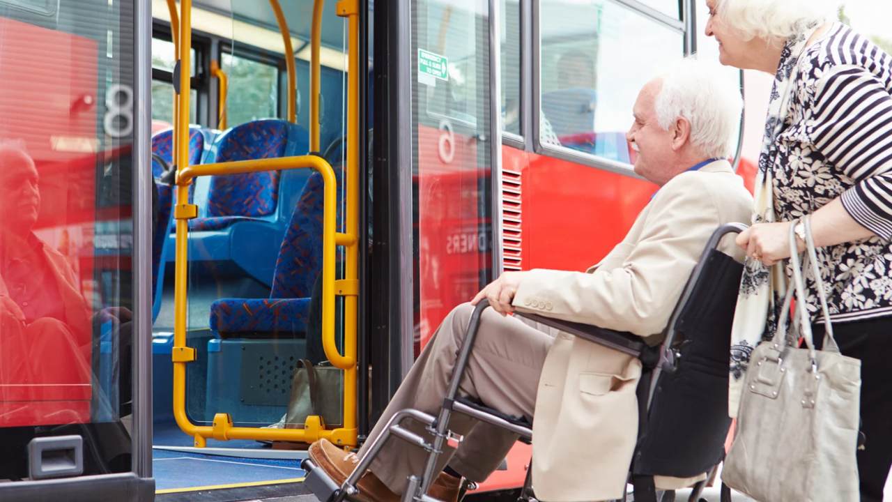 Пенсионерски карти в евро - по-ниски цени от 1 януари