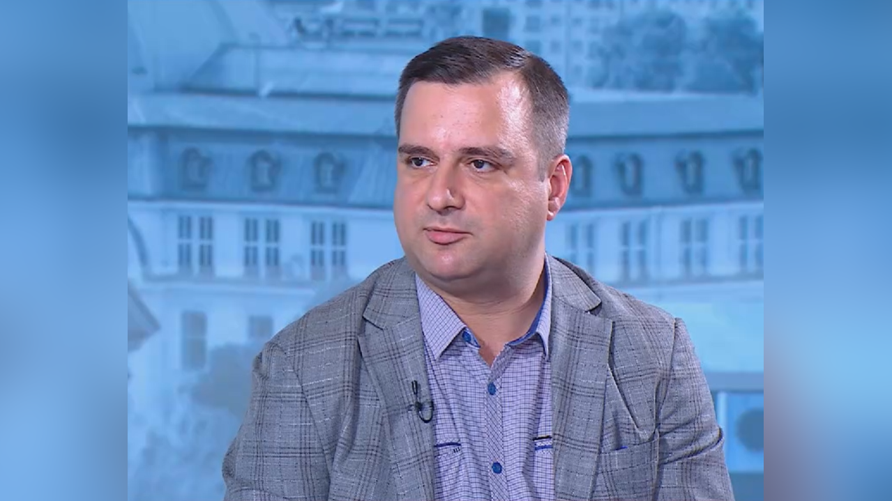 Вътрешнополитическата обстановкаСпоред, Попиванов, Радев е прав в самооценката си, че