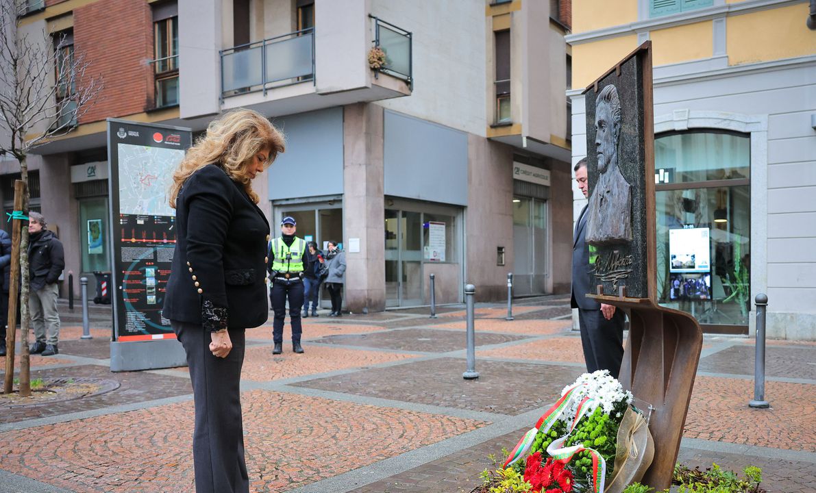 В града живее втората по големина българска общност в Италия.