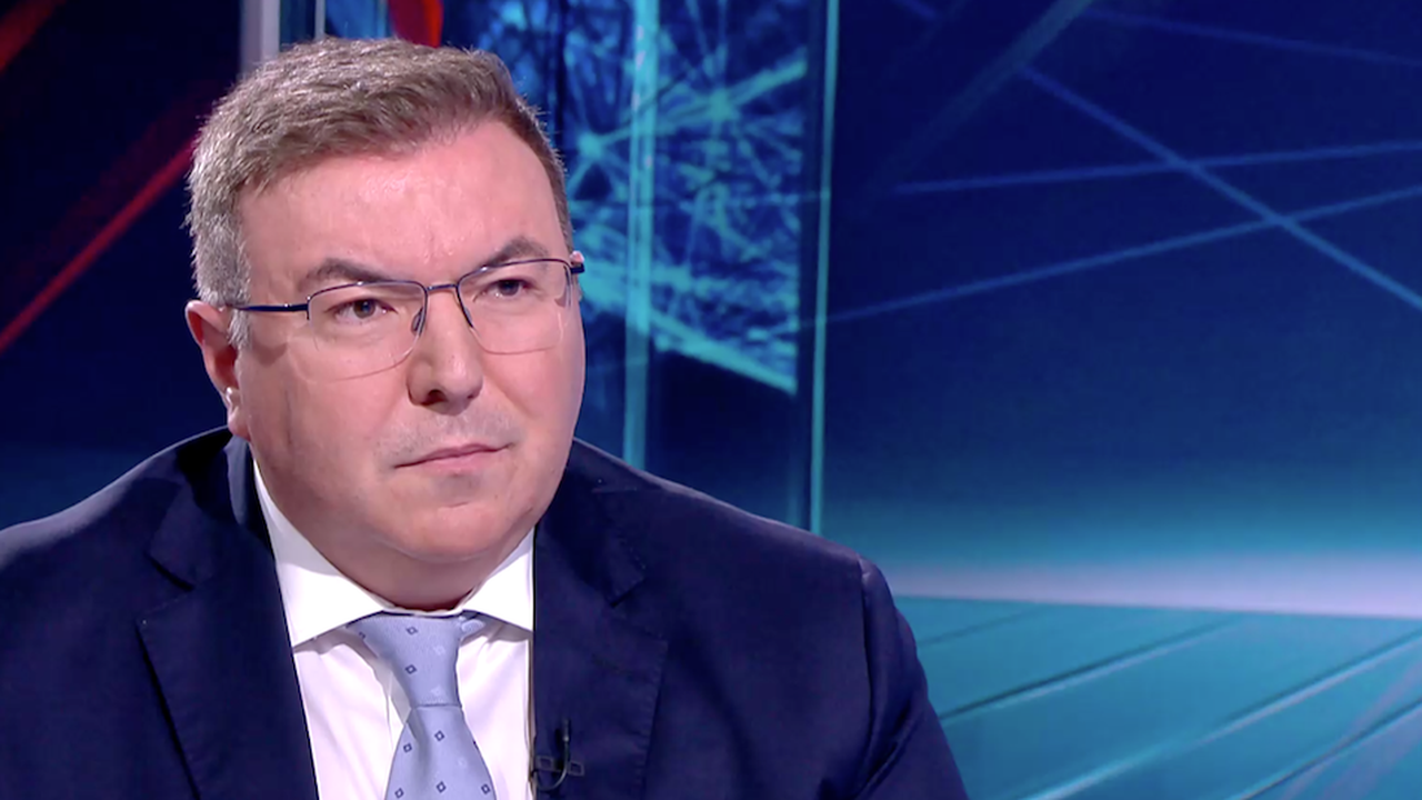 Проф. Ангелов: Оставка на Тошко Йорданов няма да реши проблема със заплатите на младите лекари