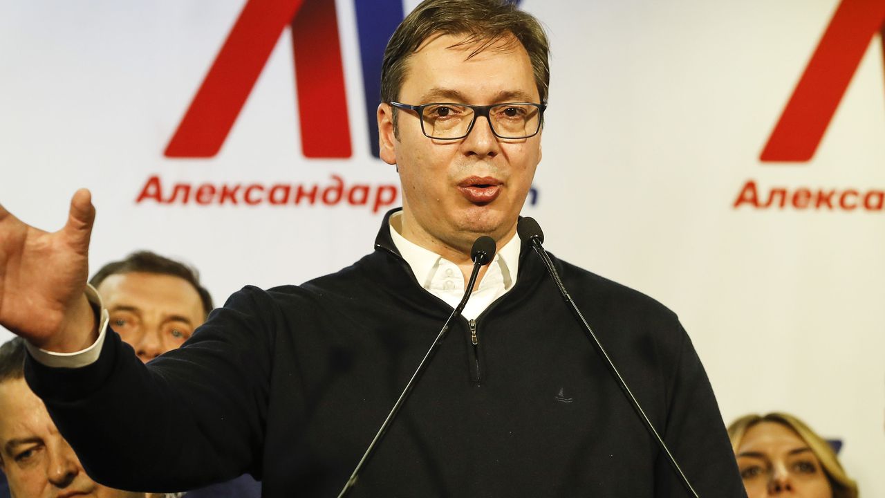 Александър Вучич призова за спокойствие след отнемането на мандата на президента на Република Сръбска Милорад Додик