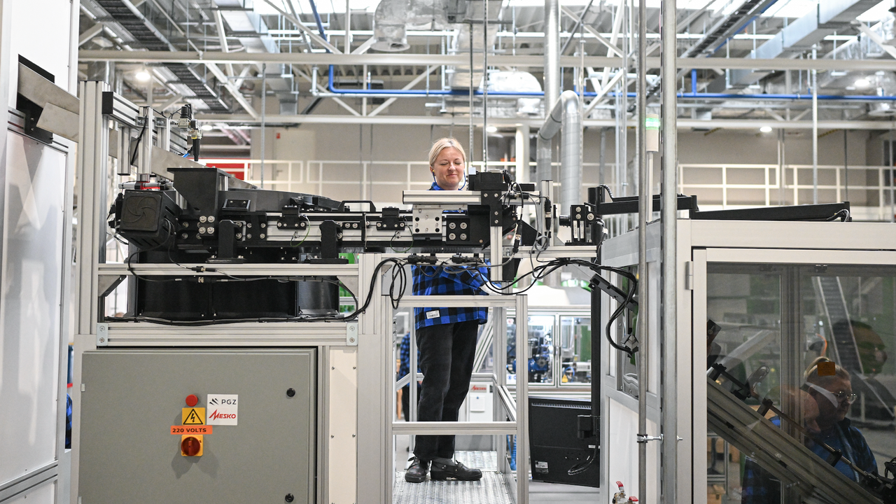 Промишленото производство в Унгария намалява заради спад в автомобилния сектор