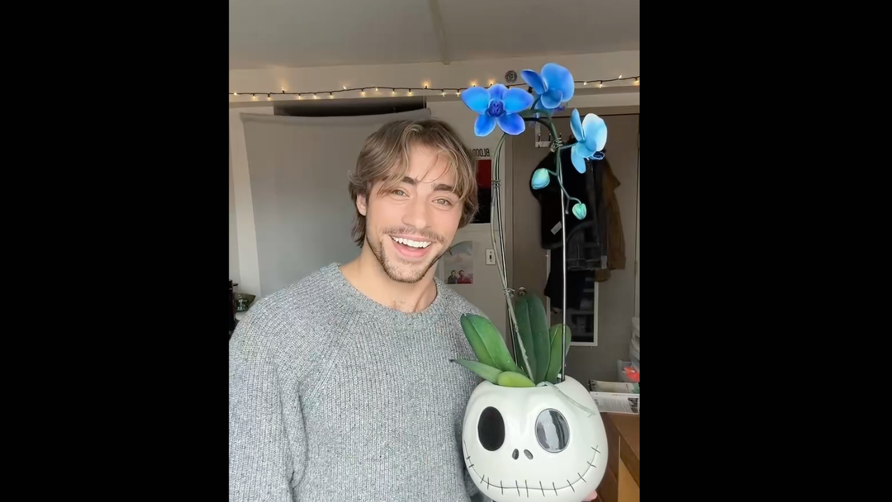 20-годишният инфлуенсър и артист Чейс Филандро е починал, след като