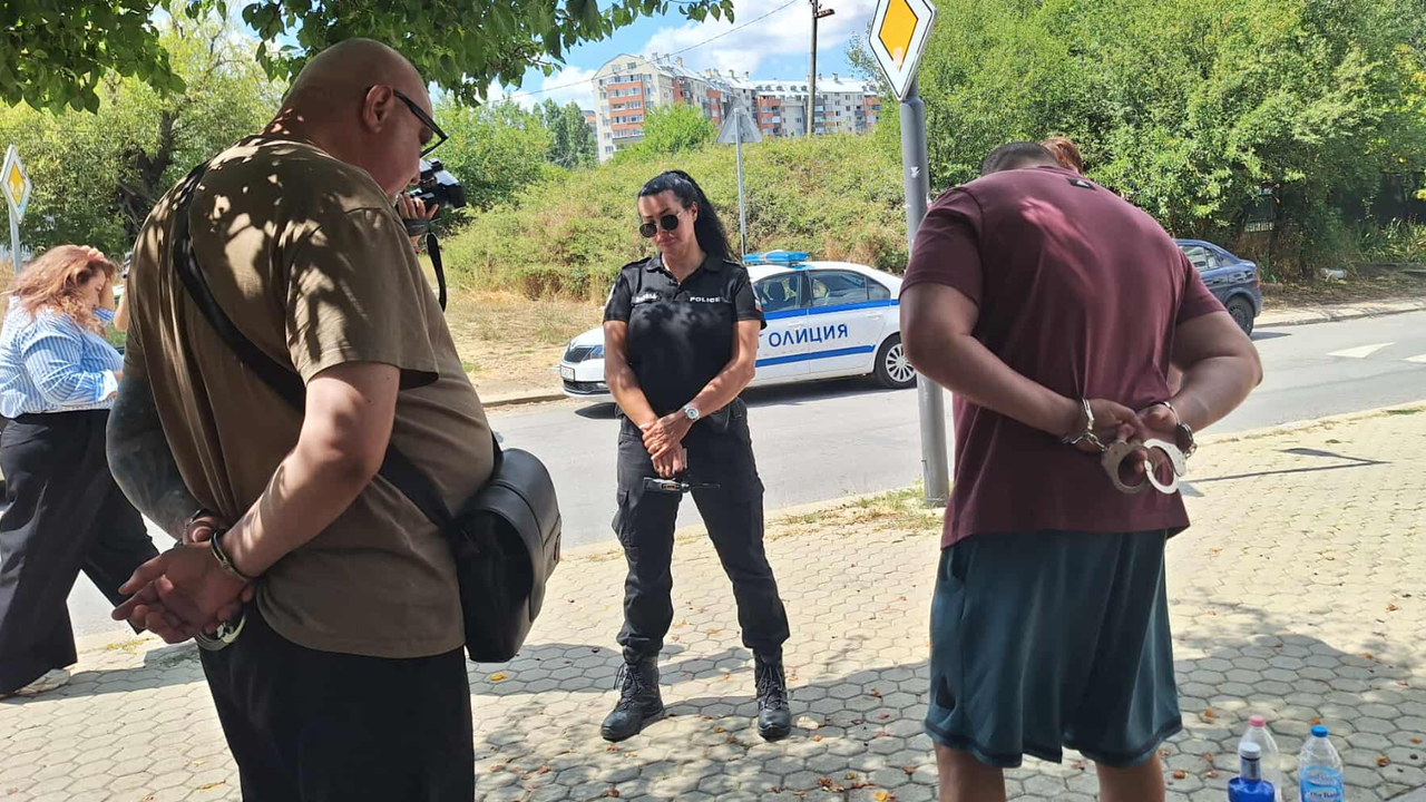 Арестуваха трима с фалшиви евробанкноти в София