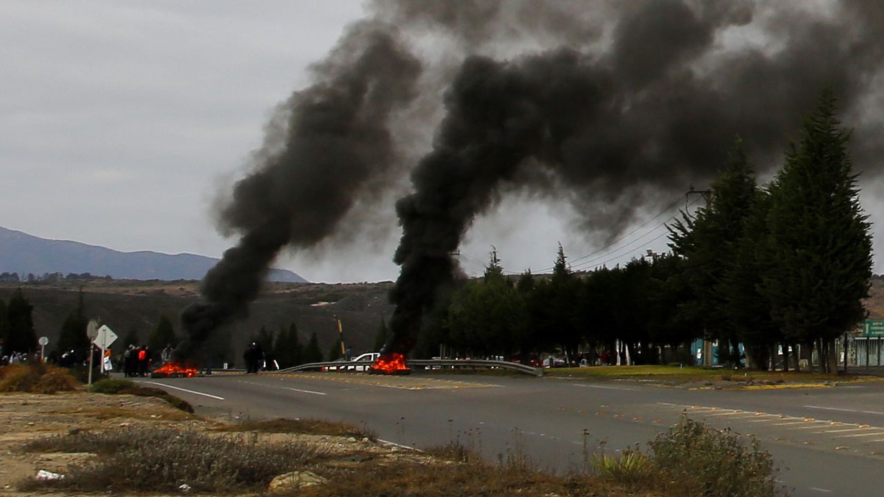 Заради пожар на изхода на към край село Бели извор
