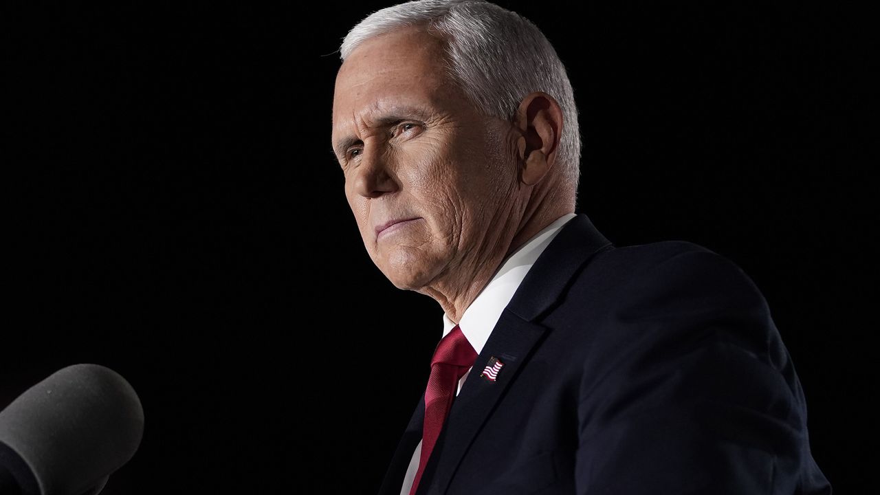 Майк Пенс: Няма съмнение, че Русия ще премине граница на НАТО, ако Украйна падне