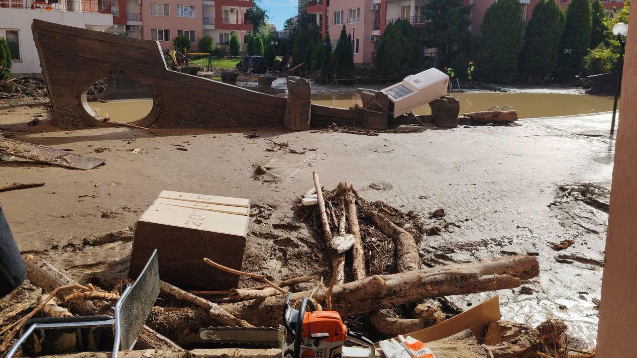 МОСВ за „Елените“: Басейнова дирекция не е съгласувала строителство в коритото на реката