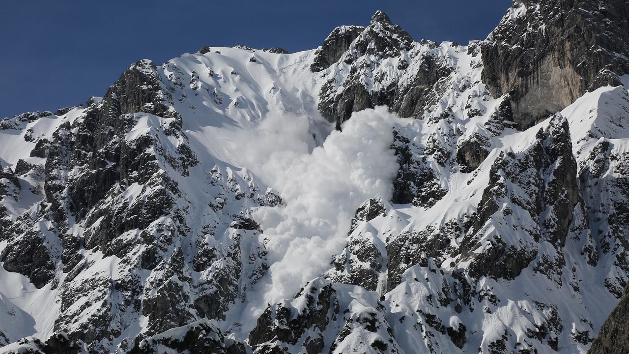 Откриха телата на тримата планинари, загинали при лавина в Словения