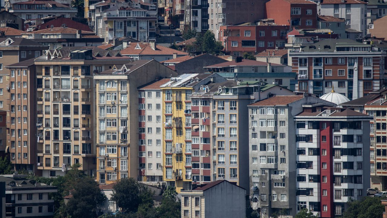 Солени глоби за лица, които неоснователно "надуват" цените на имотите в Турция