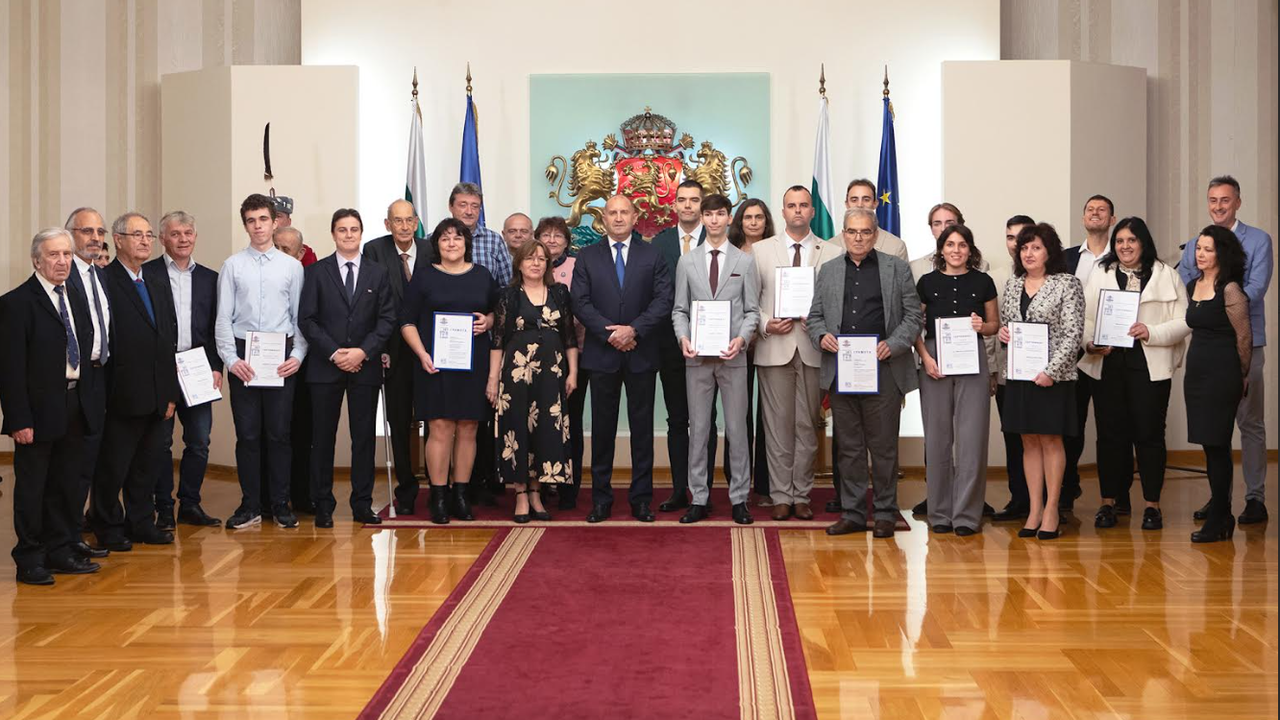 Президентът Радев връчи наградите "Джон Атанасов" за 2025 година