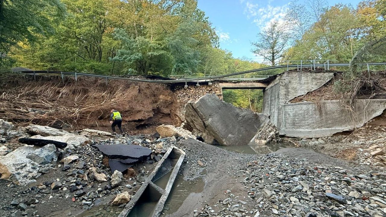 Мост се срути в Бургаско