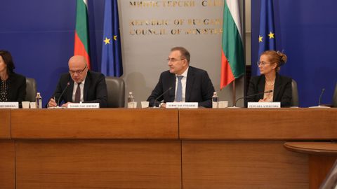 Социалните партньори не постигнаха съгласие за гъвкаво работно време на родителите на ученици до 12 години през лятната ваканция