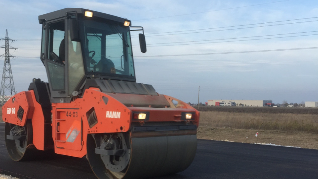 Утре за ремонт на настилката в два участъка от АМ „Тракия“ в област Ямбол временно ще се променя организацията на движение