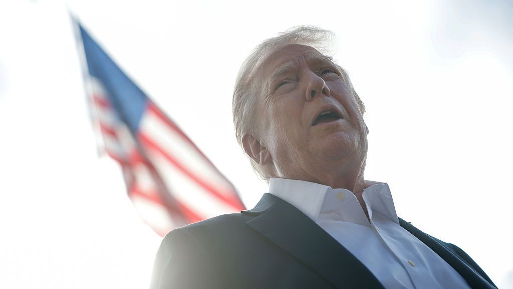 Полемика в САЩ: Тръмп ще присъства на новата монета от 1 долар