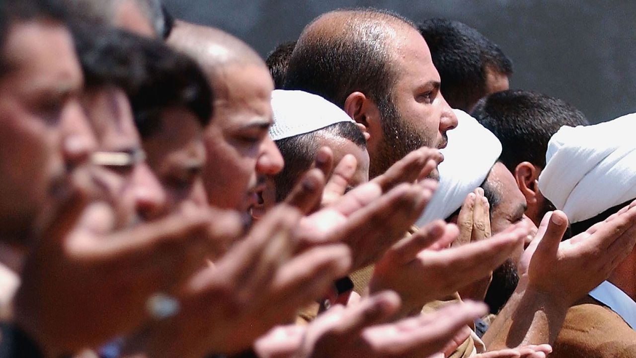 Католик, участник във „Флотилията Сумуд“, прие исляма в израелска полицейска кола