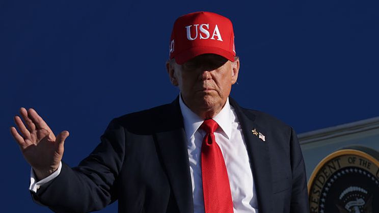 Тръмп предупреди за нови удари по Иран