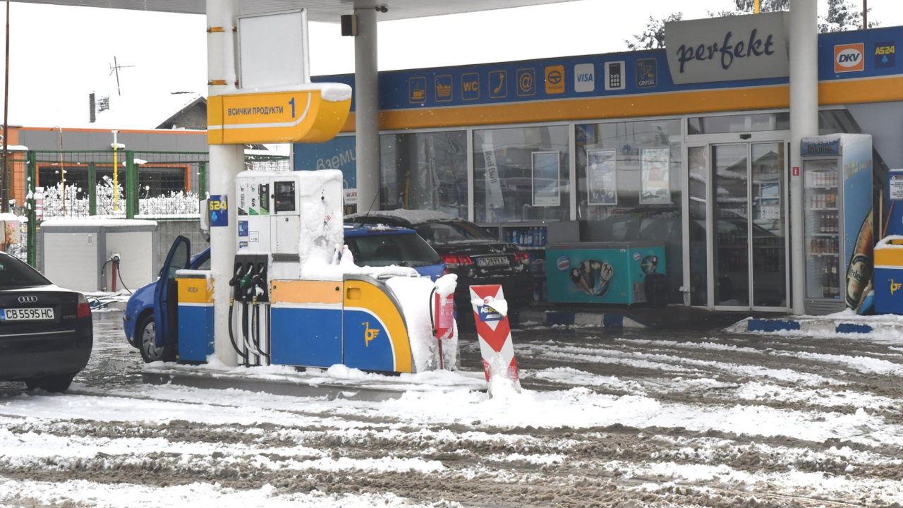 Цените на горивата ще скочат, дефицит - няма да има, според Иван Хиновски