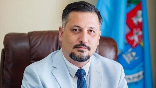 По думу му до произнасянето на съда и при спазване на