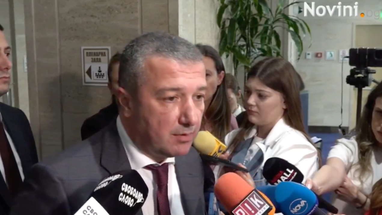 Той поясни, че осигуровките не са данъци, а правата на