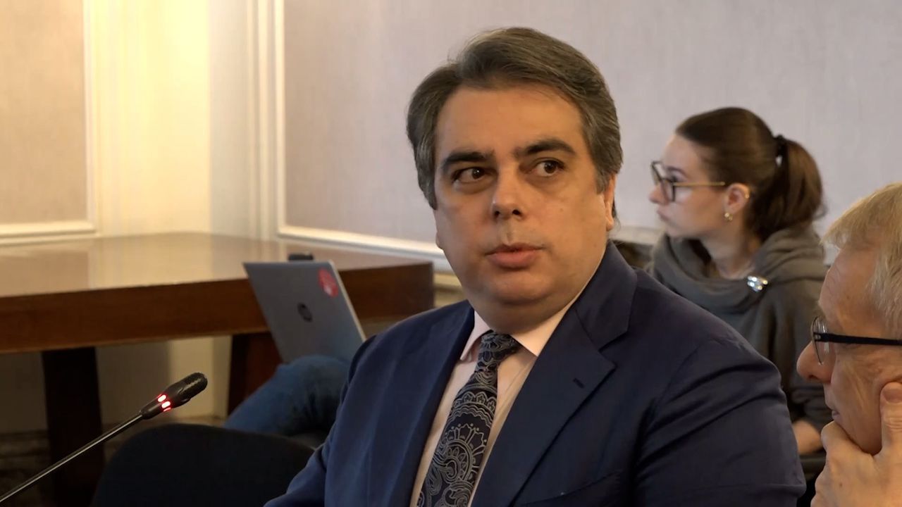 Асен Василев за номинацията на Спецов: Според мен това е някаква доста лоша шега на правителството, а не реална кандидатура