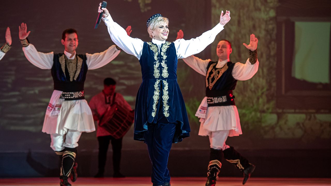 Това няма да бъде традиционен фолклорен концерт. Публиката ще стане