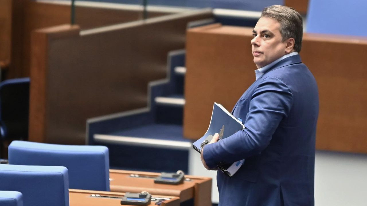 Националният съвет на ПП се събира, за да решава за вота на недоверие