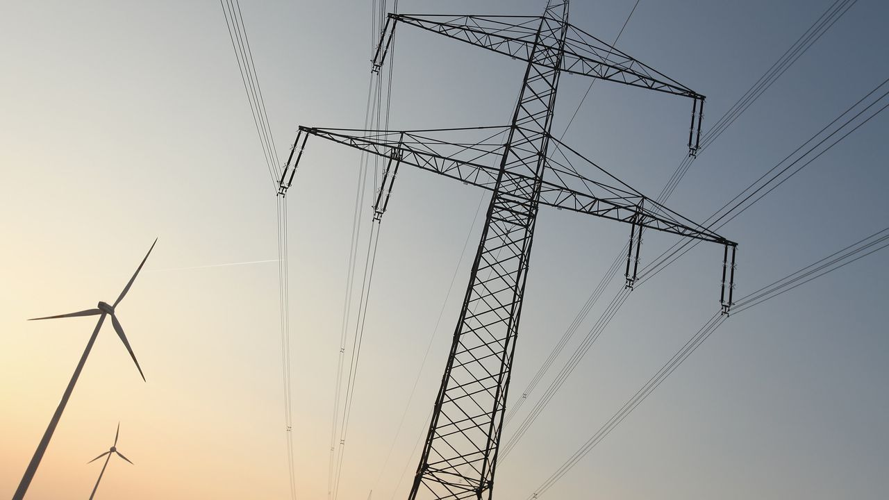 С над 9% поскъпва токът на българската енергийна борса за утре