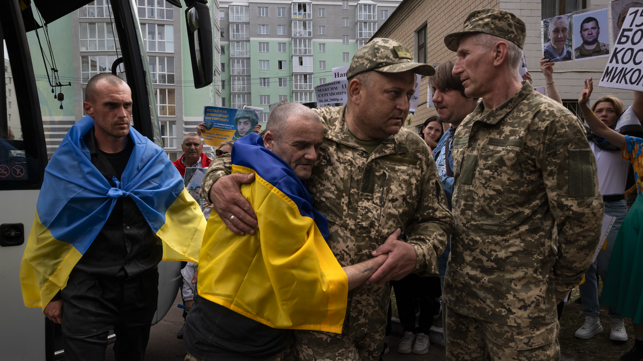 Украйна опроверга твърденията на Русия, че размяната на военнопленници няма да се състои