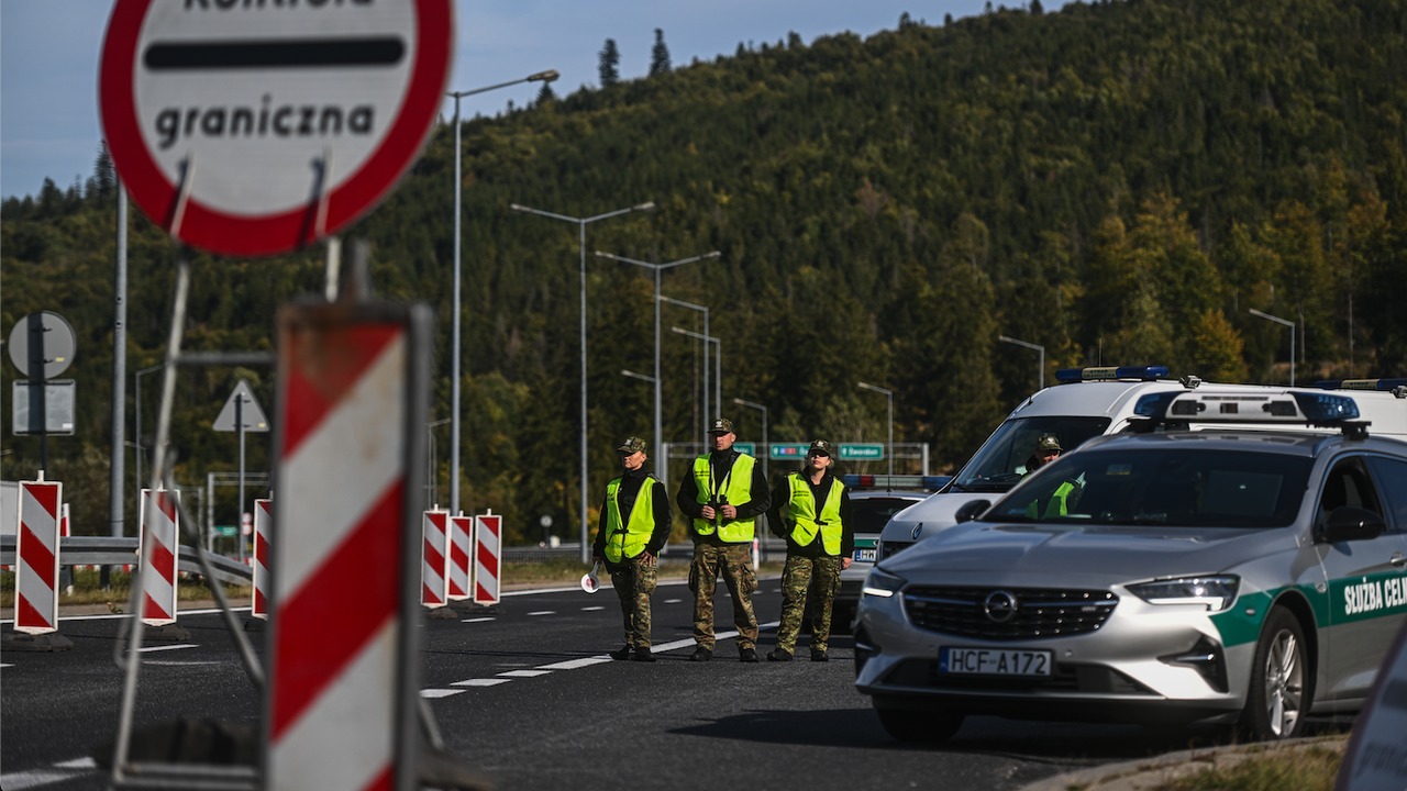 Полша започва да извършва от днес внезапни проверки по границата