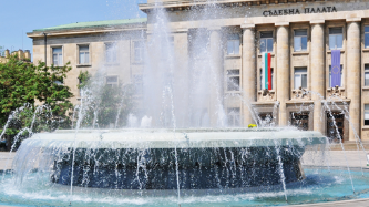 Максимална температура от 40,5 градуса на сянка е измерена към