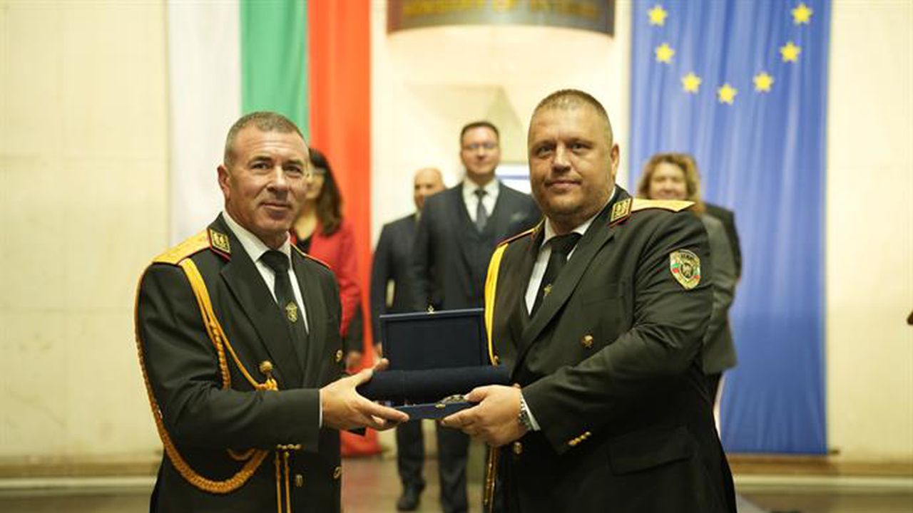 Със заповед на министър Даниел Митов директорът на ОДМВР-София старши
