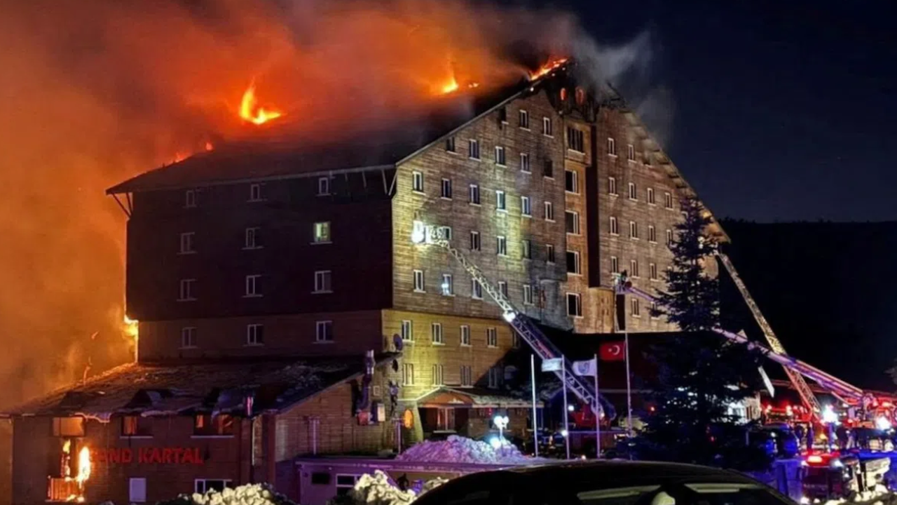 Тридесет и двама души се изправиха пред съд в Турция