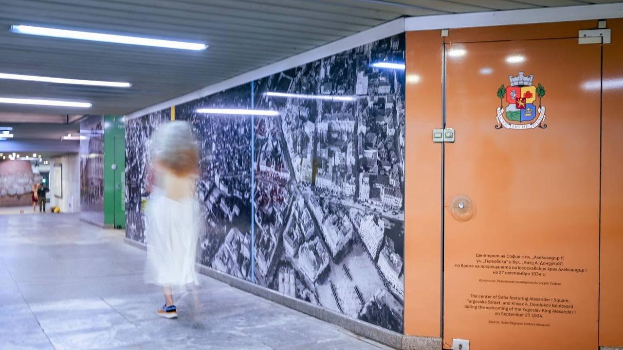 Всяко възстановено пространство обновен тротоар и запазен исторически детайл са