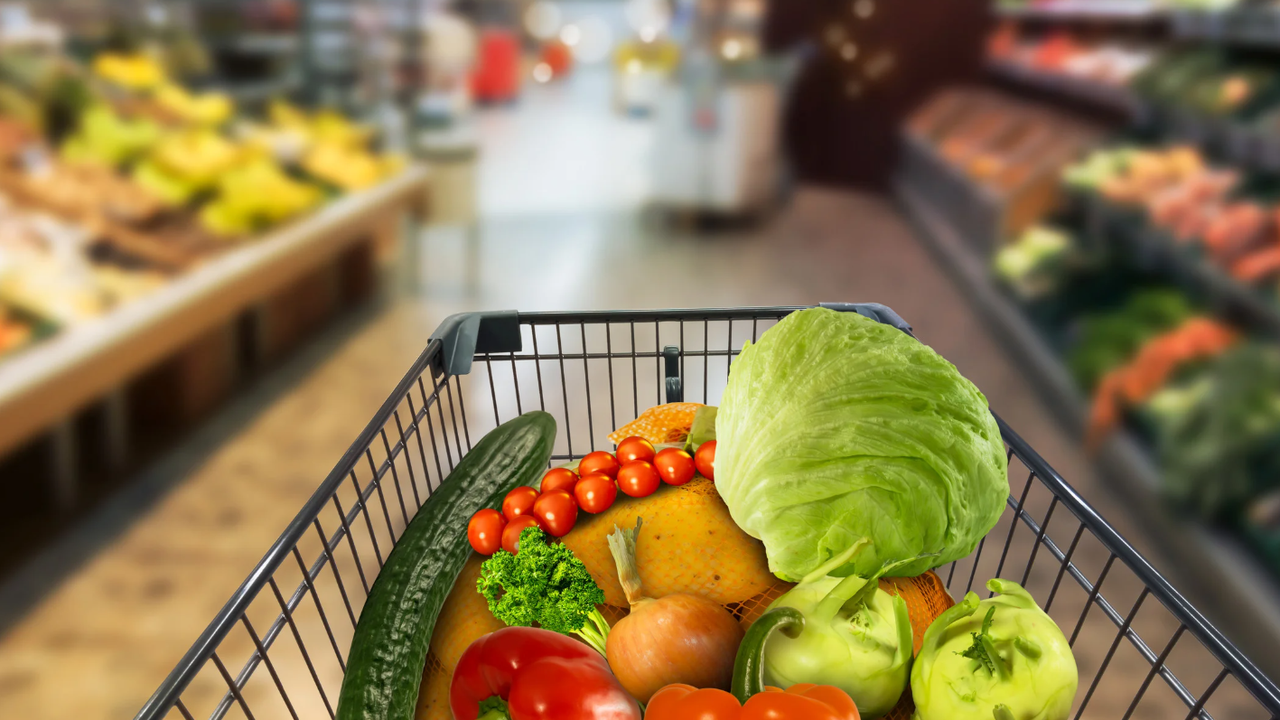 През юни 2025 г. оборотът в раздел Търговия на дребно,