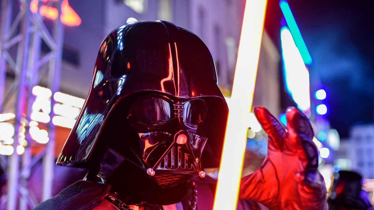Очаква се мечът на Дарт Вейдър да се продаде за до 3 млн. долара на колекционерски търг
