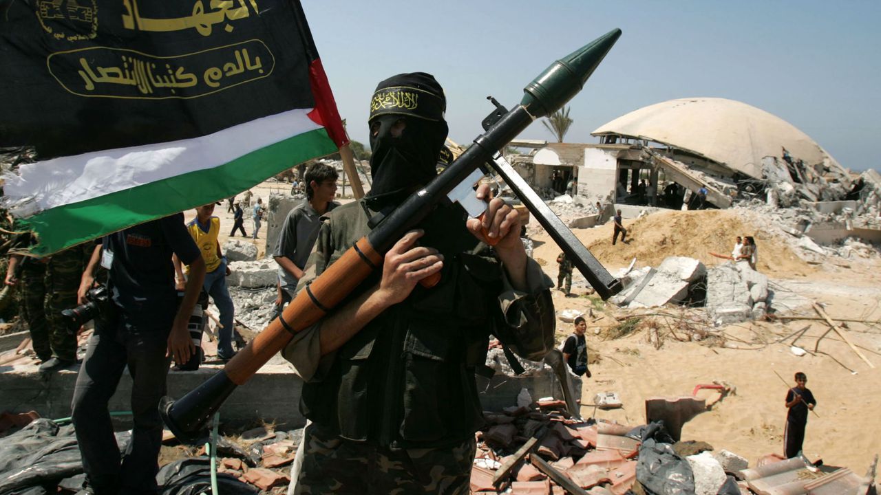 Хамас продължава тайно да изплаща заплати в Газа