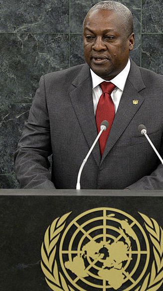 Президентът на Гана Джон Драмани Махама (на снимката) отмени всичките