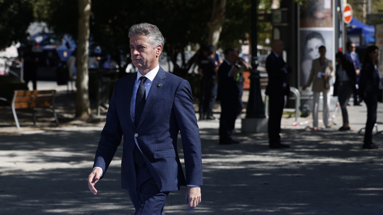 Премиерът на Словения Роберт Голоб се ожени за дългогодишната си