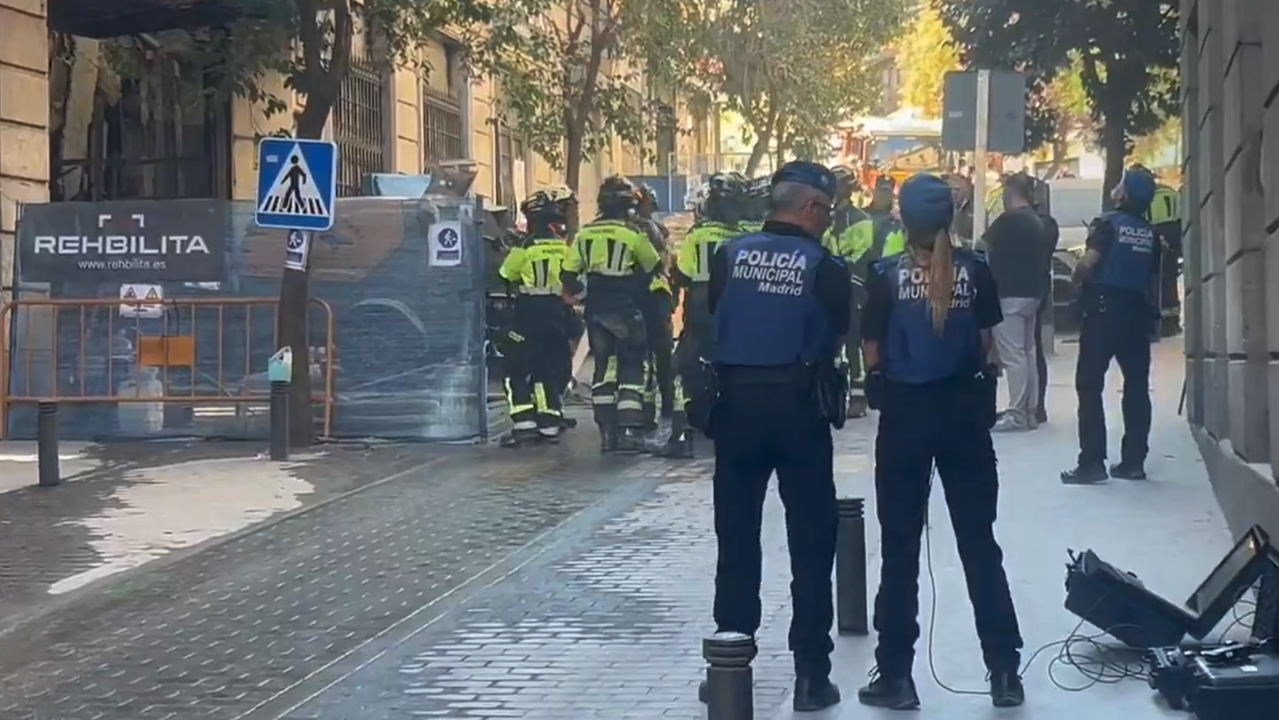 Сграда в процес на реставрация рухна в центъра на Мадрид, има пострадали