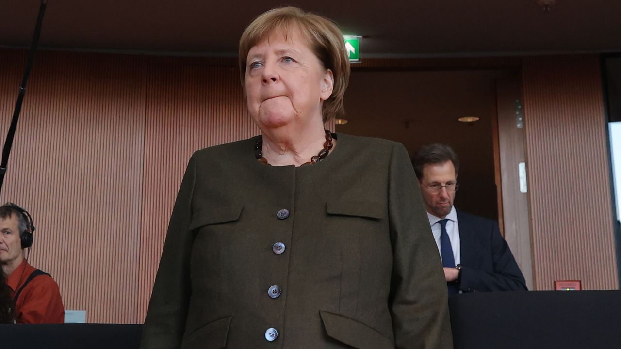 Естонски депутат с остра критика към Меркел: Или е глупачка, или се преструва