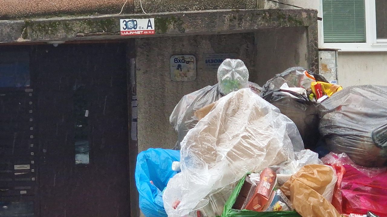 Кметът на "Красно село": Изхвърляйте боклука разделно и не оставяйте едрогабаритни отпадъци