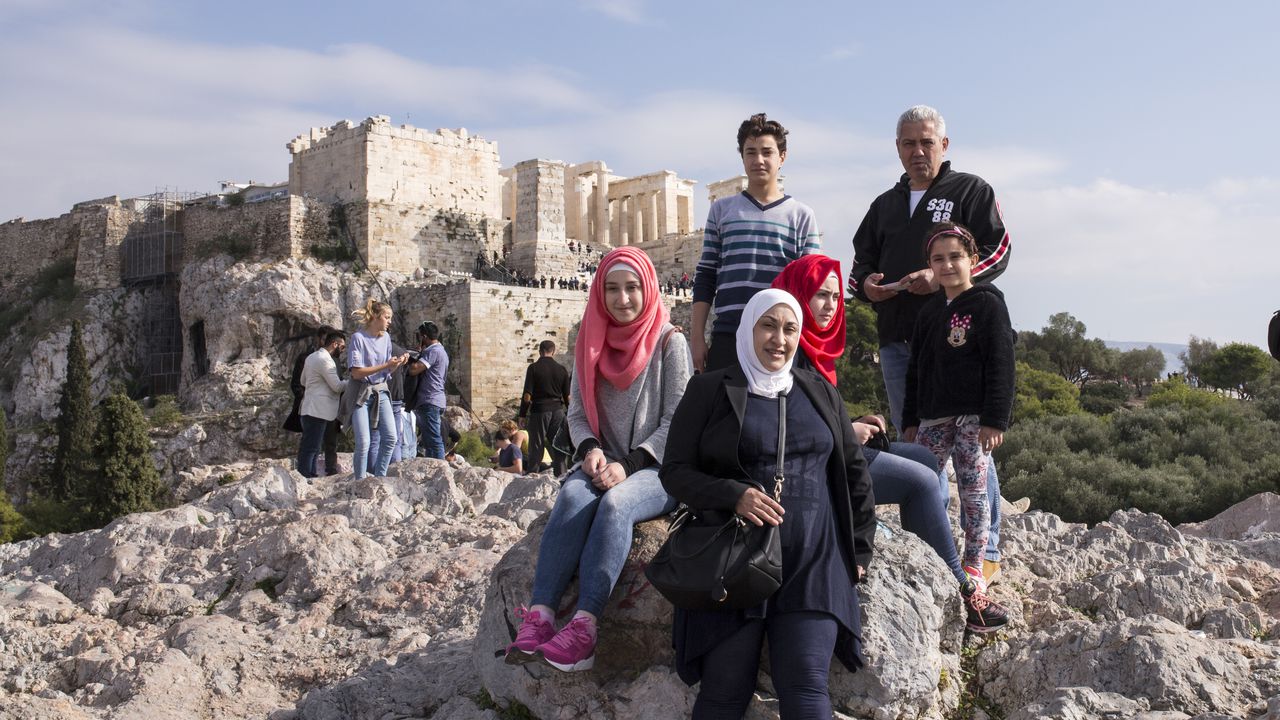 Проектозакон в Гърция се опитва да опрости достъпа на бежанци и легални мигранти до пазара на труда в Гърция