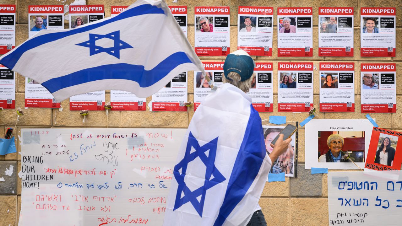 Израел отбелязва втората годишнина от атаката на „Хамас“